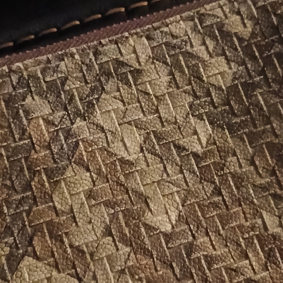 Micheal Kor Double Zip Wristlet - Picture 4 of 6